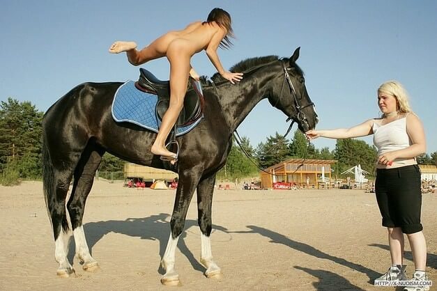 Ride on horseback - Living with joy and ease as part of the naturist and nudist lifestyle