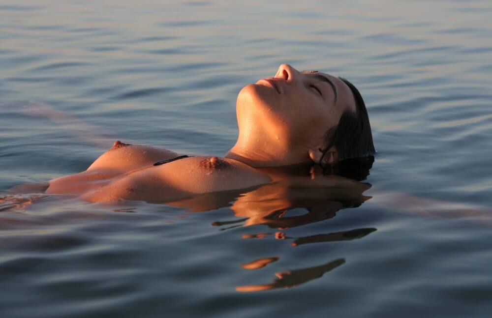 Sunlight Water to the Night pics - Being naked helps one feel a sense of freedom