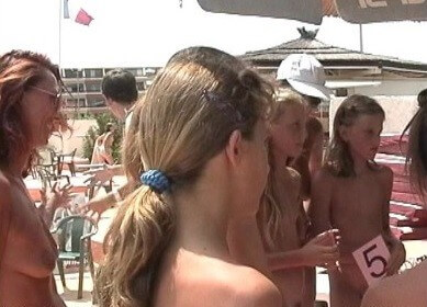Jr Miss Pageant France - Nudity is only possible among people