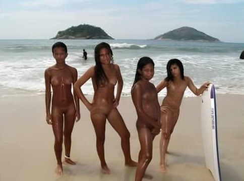 Warm Brazilian Beach Series 2 photo gallery - Boundaries disappear in the world of nudism