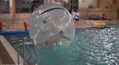 Indoor Water Runners # 2 - Naturists value a simple life