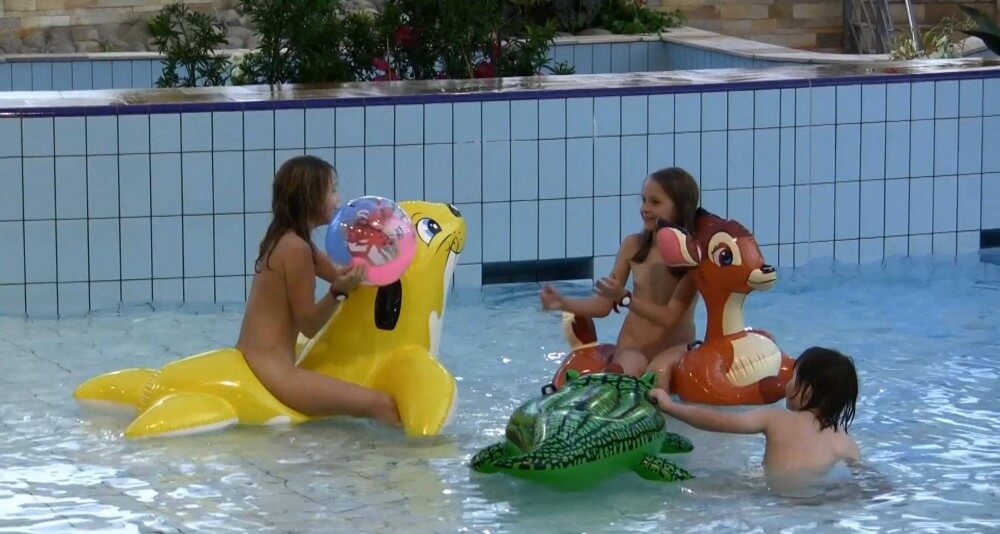 Aqua Extravaganza 1 Full HD - This is the culture of nudism