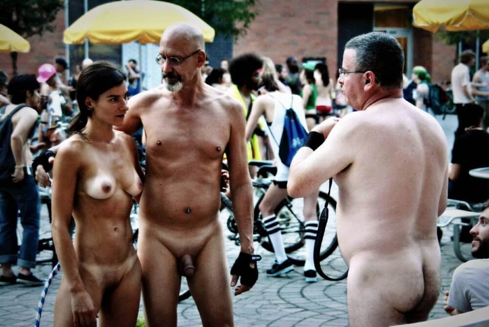 World Naked Bike Ride [WNBR] UK 2011 gallery - Looking at the sun and my own naked body