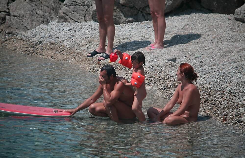 Beach Nudist Family Shore Camp pics - A Base for Naturist Recreation