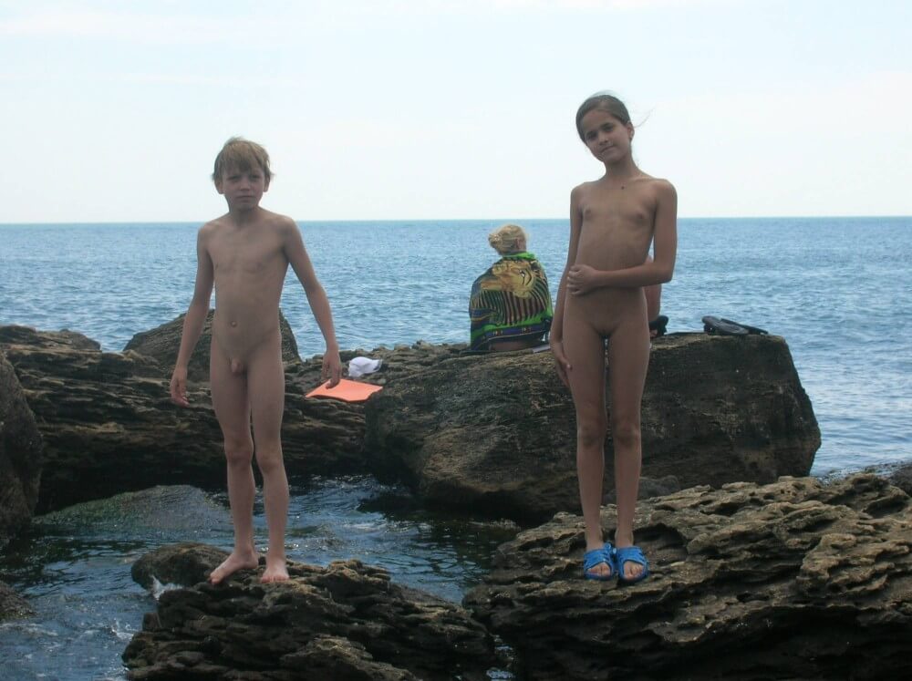 Beach Rocking Profile pics - Types of recreation in nudist destinations