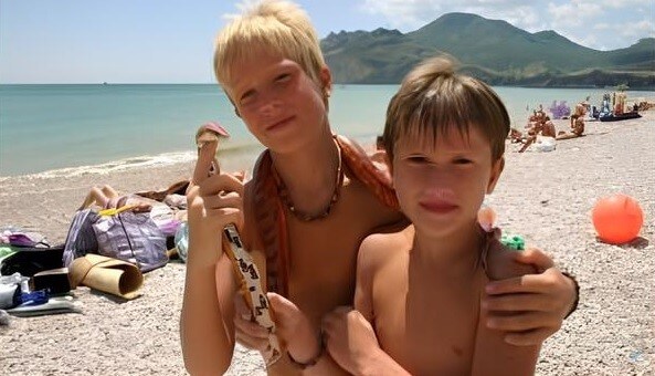 Premium Content # 23 - Active naturists on vacation