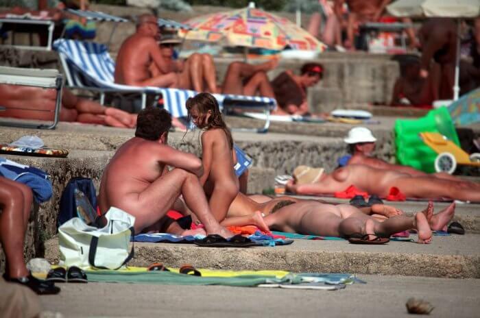 Passing Through Shores photo - Nudism strengthens friendships and mutual respect among people