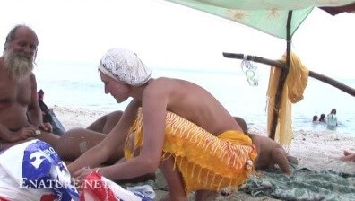 Enature - Back to the bare beach Full HD - Openness to the world and new ideas is an important quality of naturists