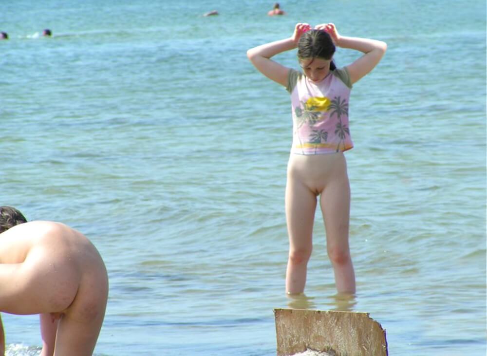 Crazy dirty girls - Nudism and naturism value harmony
