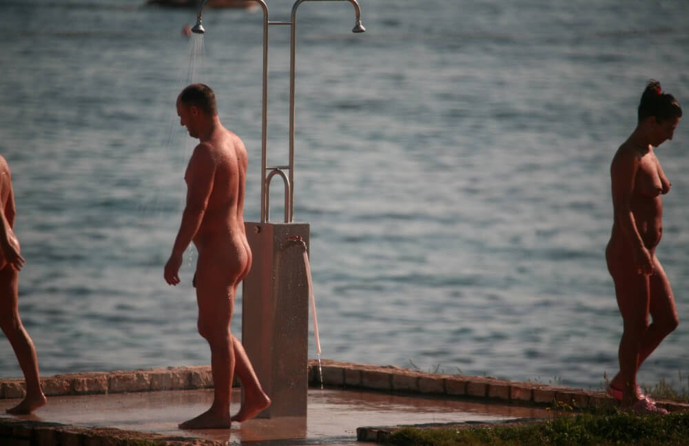 Naturist Shower at Dusk pics - Leaving the house in a state of complete nudity