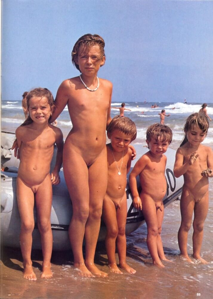 Jung und Frei Nr 2 - A closed community of naturists