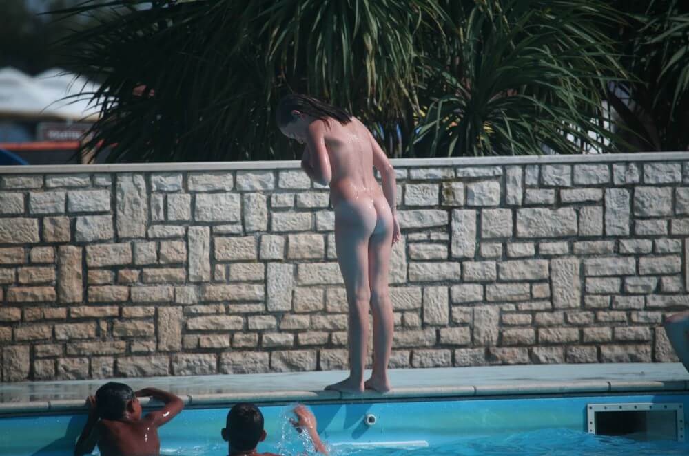 Naturist Pool-Side Singles pics - Nudity fosters the development of trust and sincere relationships