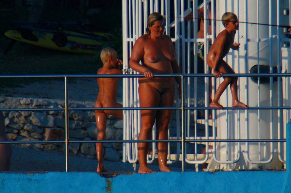 Uka FKK Water Play - Nudists value harmony and tranquility