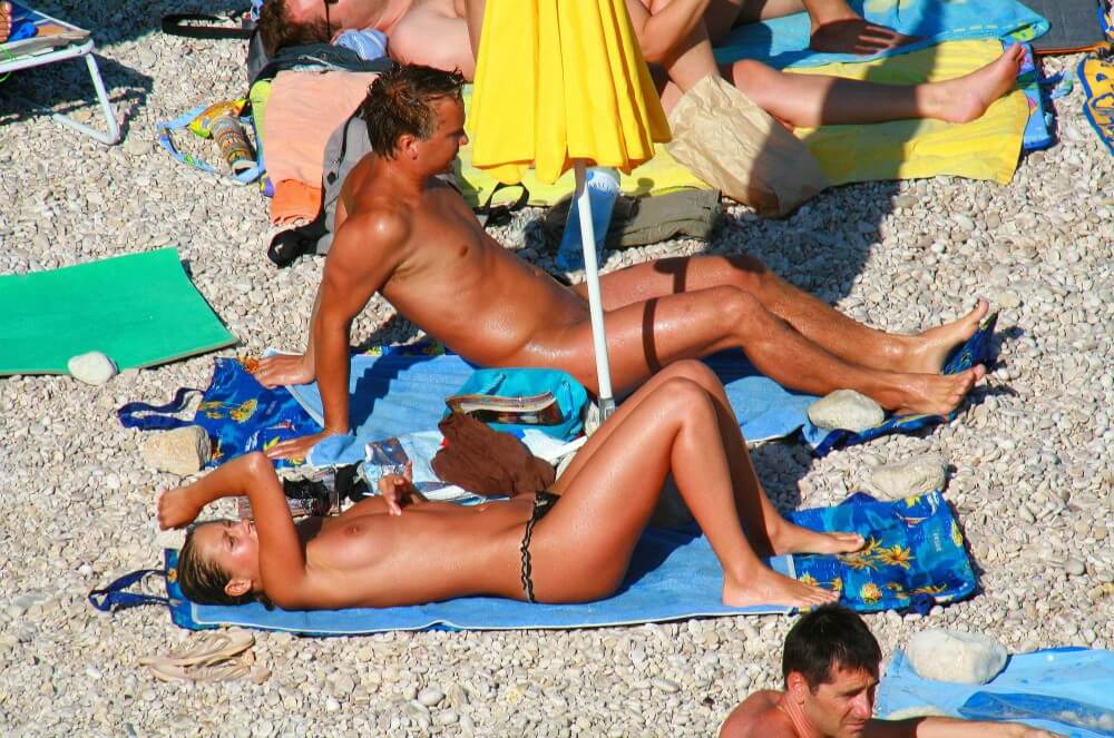 Ula FKK Bikini Couples Day pics - A person without clothes is closer to nature