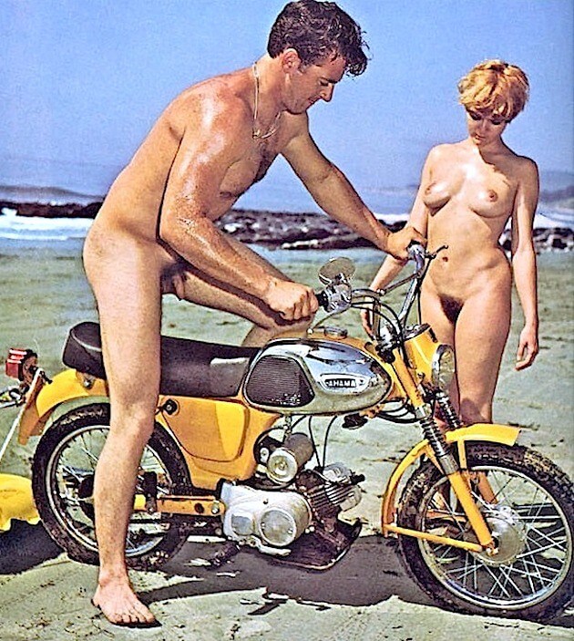 Retro naturism photo gallery - Naturism enthusiasts choose the natural world
