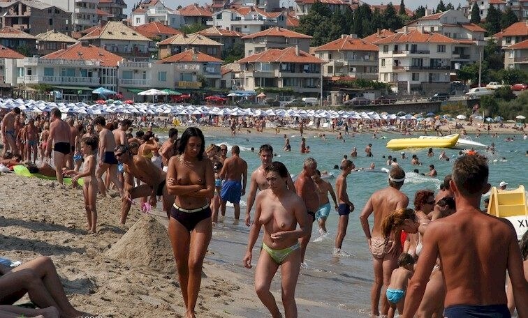 Enature - resort in solar Bulgaria - Nudism fosters trust and mutual understanding