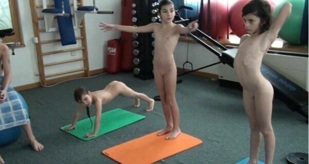 Piano, pool and tennis Full HD - Naturists live in harmony and tranquility