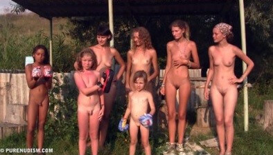 Coastral Paradise Full HD - A nudist values the connection with nature and the human body