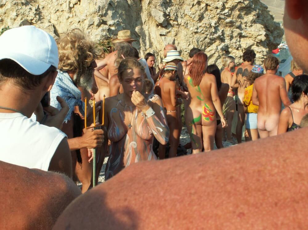 Neptune Day Side Views photos - Nudism is based on sincerity