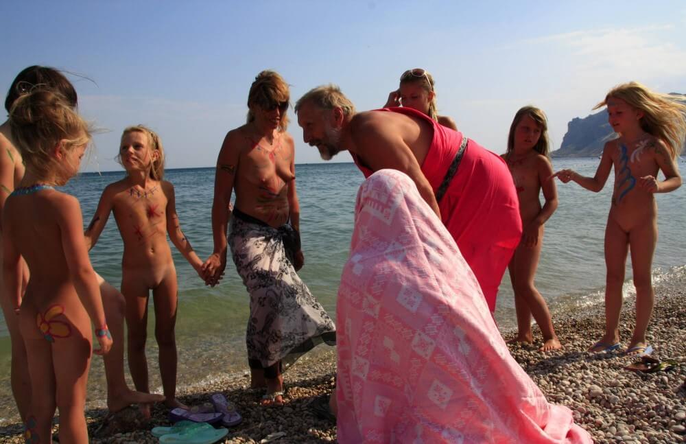 Water Drying Off pics - Nudism and naturism value harmony and balance