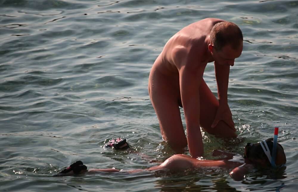 Father Floats His Daughter pics - Living in harmony and tranquility is the primary goal of naturists and nudists