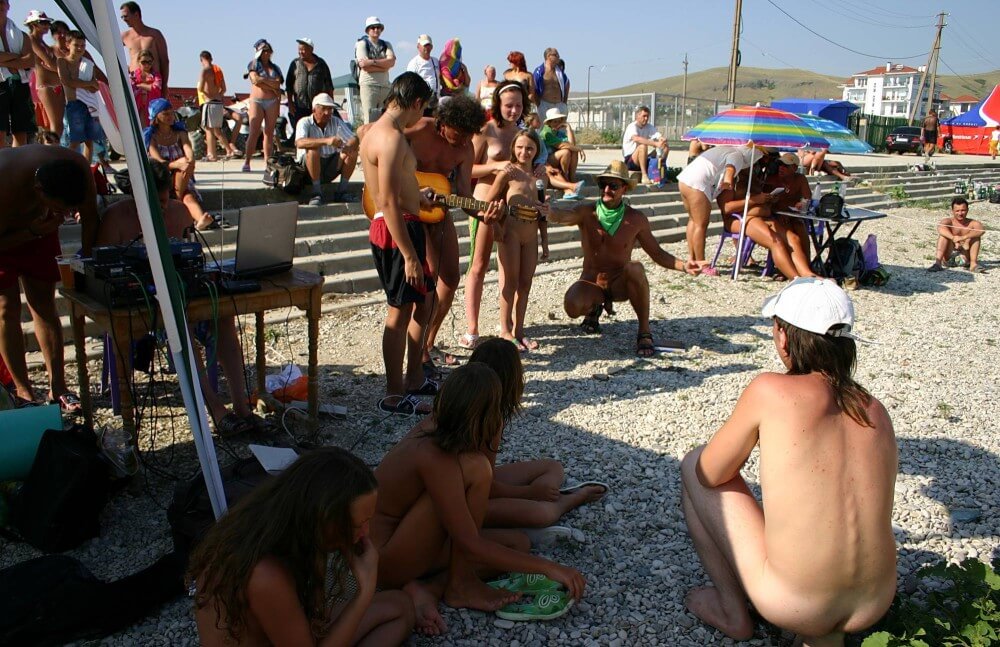 Nude Party By The Steps pics - Striving for harmony and peace of mind is the essence of naturism