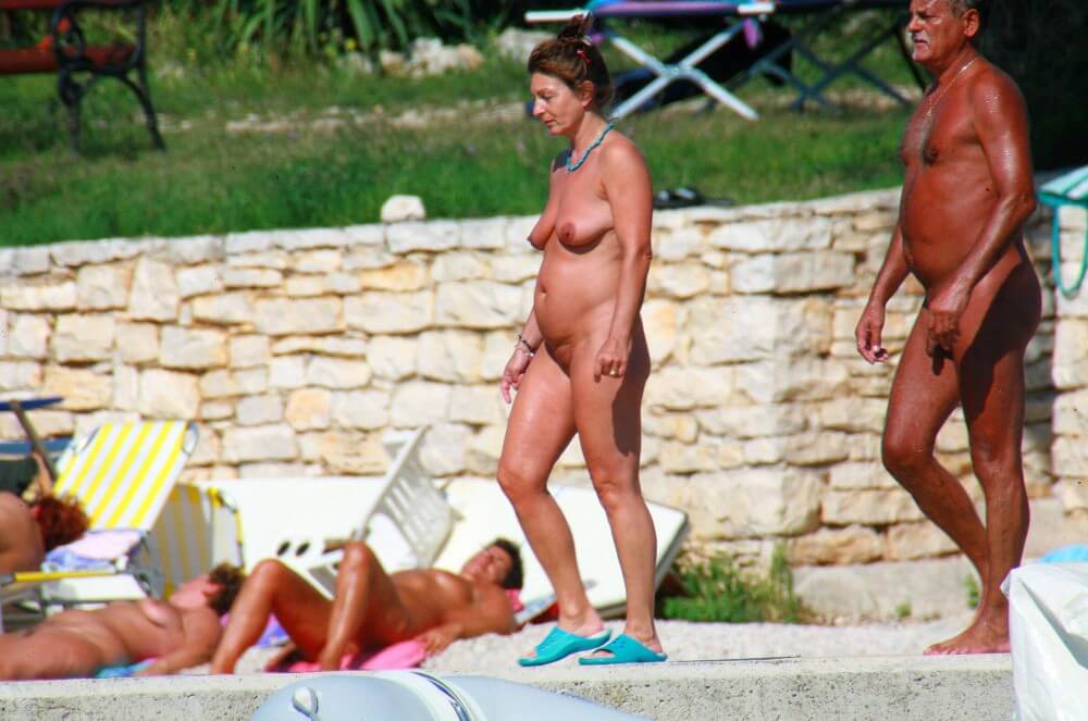 Ula FKK Wall-Side Passby photos - Nudist families: open materials for connoisseurs