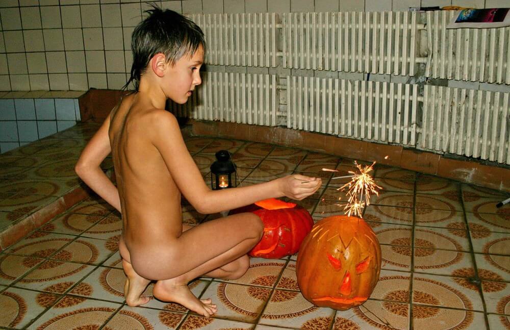 Naturism photo gallery # 20 - Naturism as a lifestyle