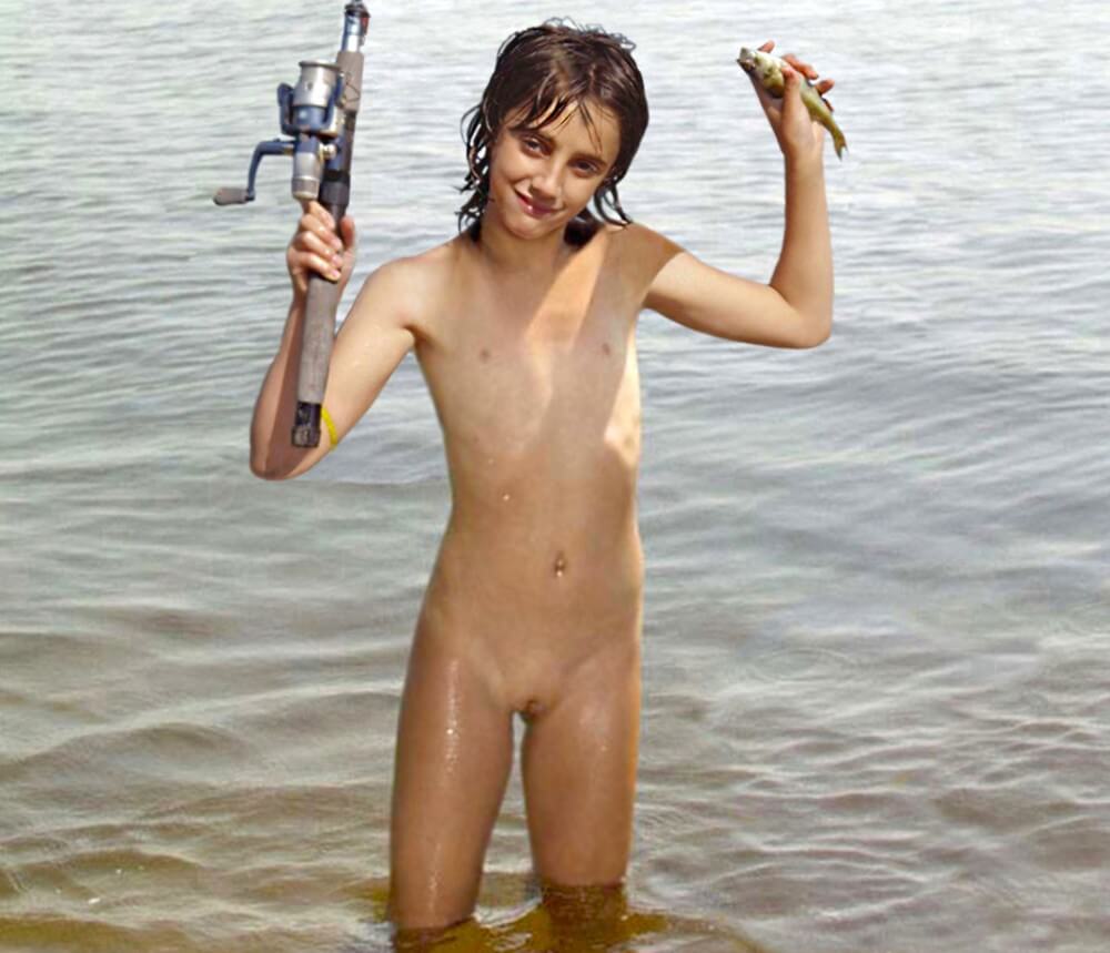 Naturism photo gallery # 42 - Beautiful family nudism