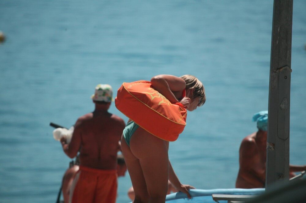 Sunnyside Water Shore pics - Naturism implies a life free of unnecessary problems
