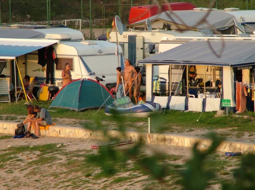 FKK Outdoor Shoreline pics - Nudism and naturism value harmony and balance