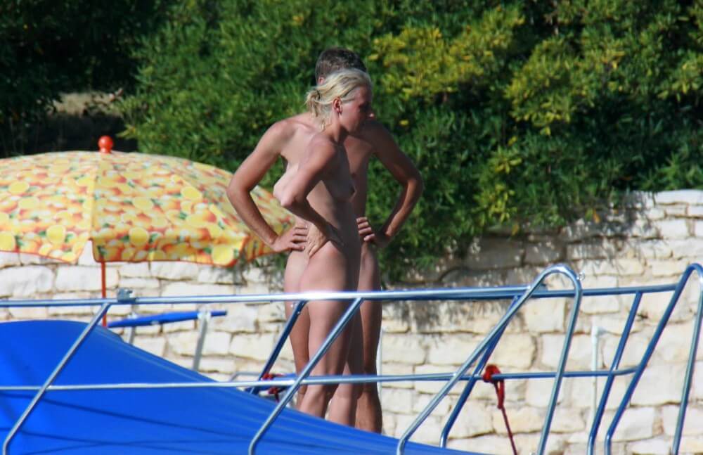 Casual Beachside Strolling pics - Mutual respect as an important part of the naturist community