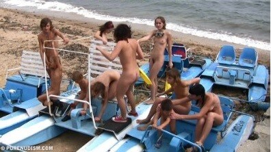 A group of naturists at sea - European Delegation of Body Freedom Advocates