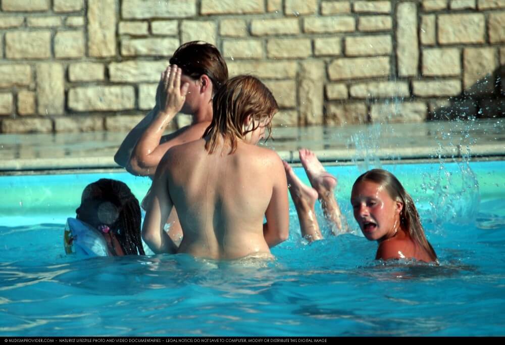 FKK water locations set 22 - A love of the sun and fresh air are important values for those who practice naturism and nudism